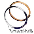 Ge bort ett personligt armband med just ditt budskap eller meddelande till någon du tycker om.