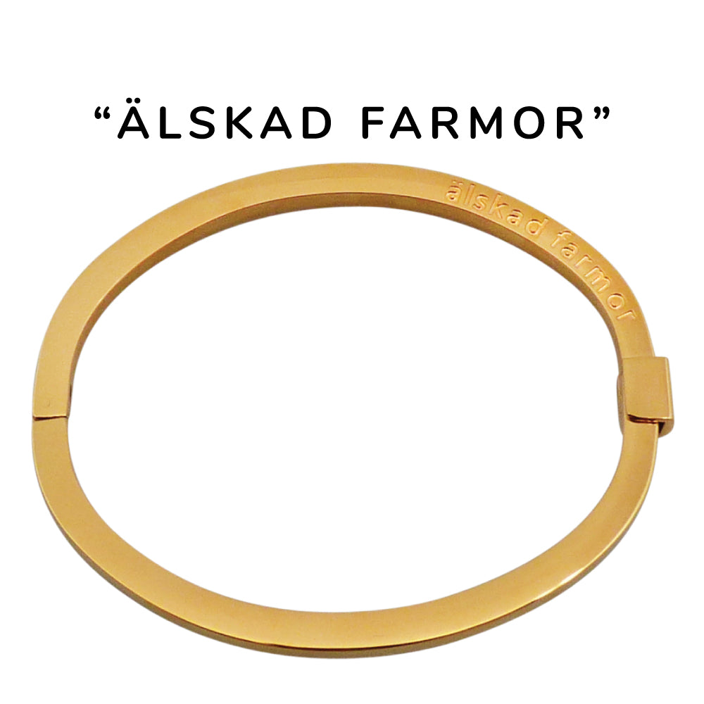 Stelt, öppningsbart armband i allergivänligt stål med färdig gravyr