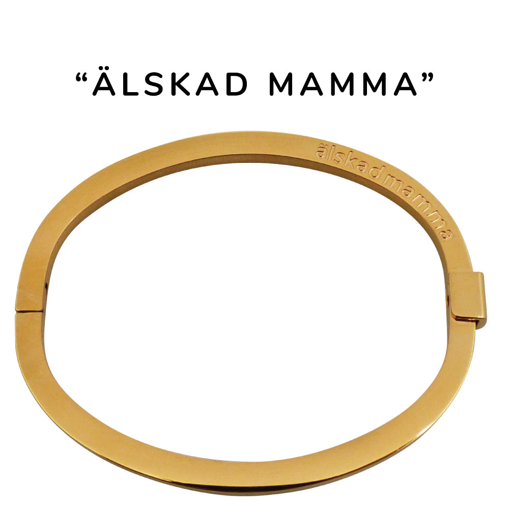 Stelt, öppningsbart armband i allergivänligt stål med färdig gravyr