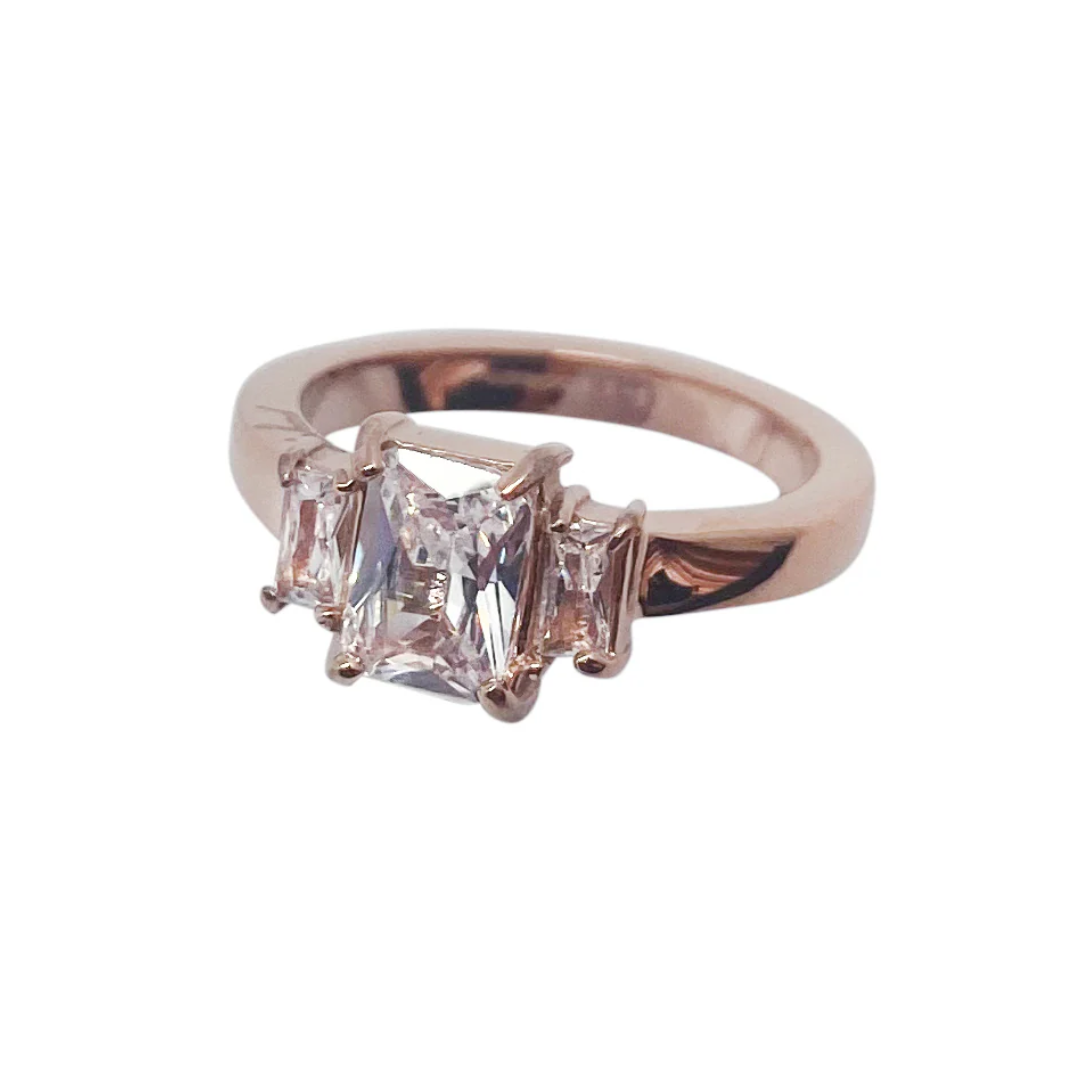 Trippelring med baguettslipade zirconia