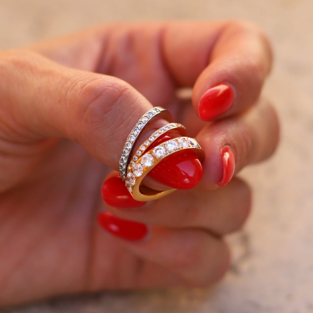 4mm Semi Alliansring med 8st klara Zirconia ste...