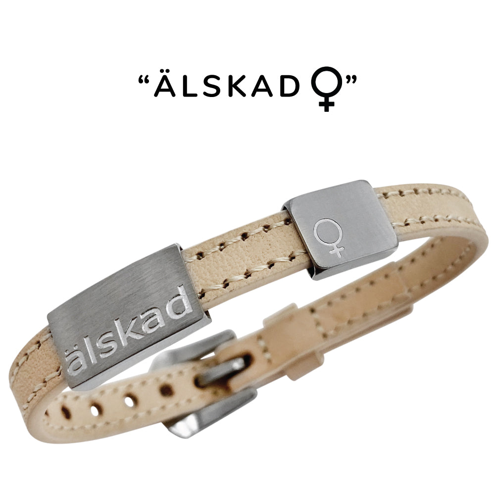 Snyggt och stilrent läderarmband med färdig personlig gravyr - Köp gärna även till brickor med EGEN GRAVYR!