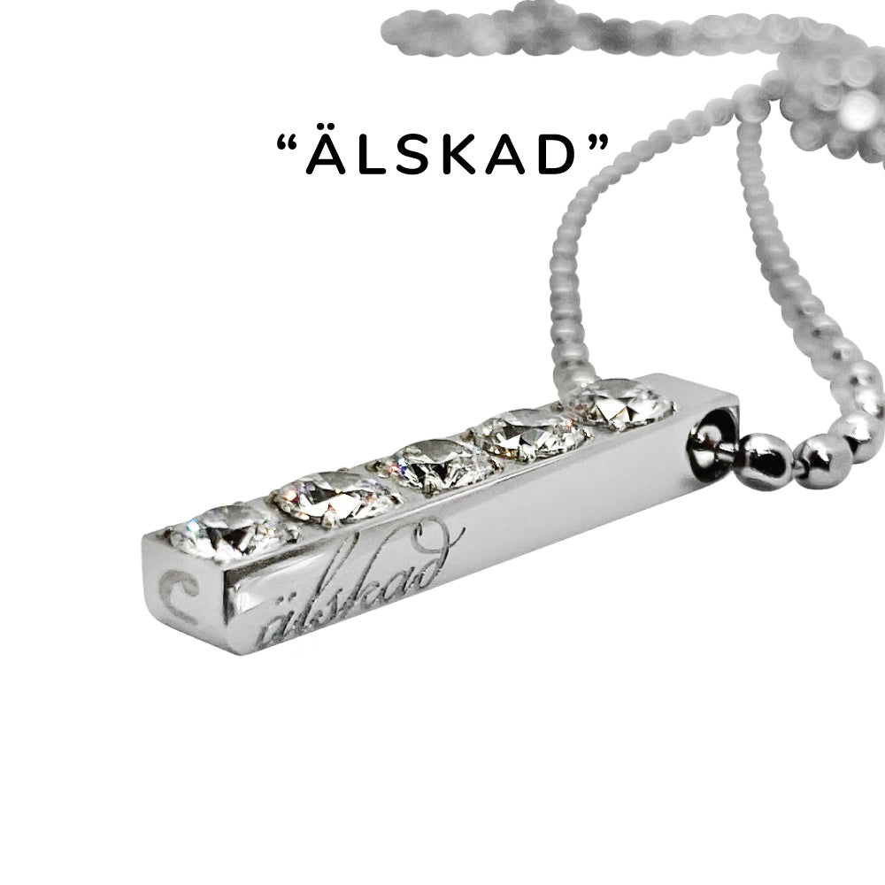 Underbart & personligt stålhalsband med gnistrande briljantslipade stenar - Till den du älskar