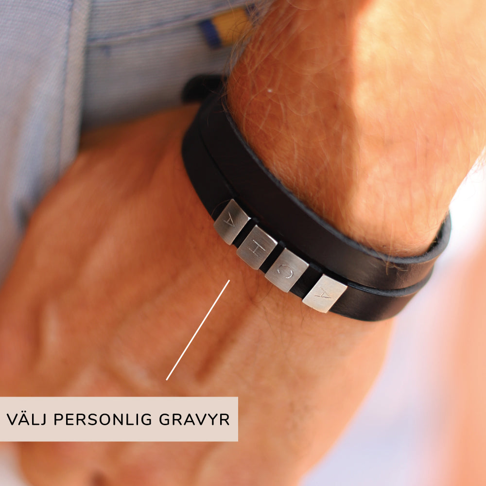 Gravera vad du vill! Bricka i rostfritt stål med egen gravyr. Läderarmband köpes separat! - Se "Relaterade produkter" nedan