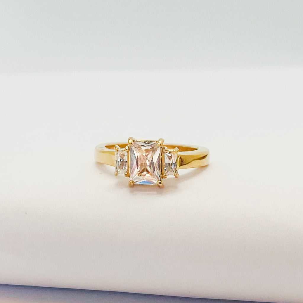 Trippelring med baguettslipade zirconia