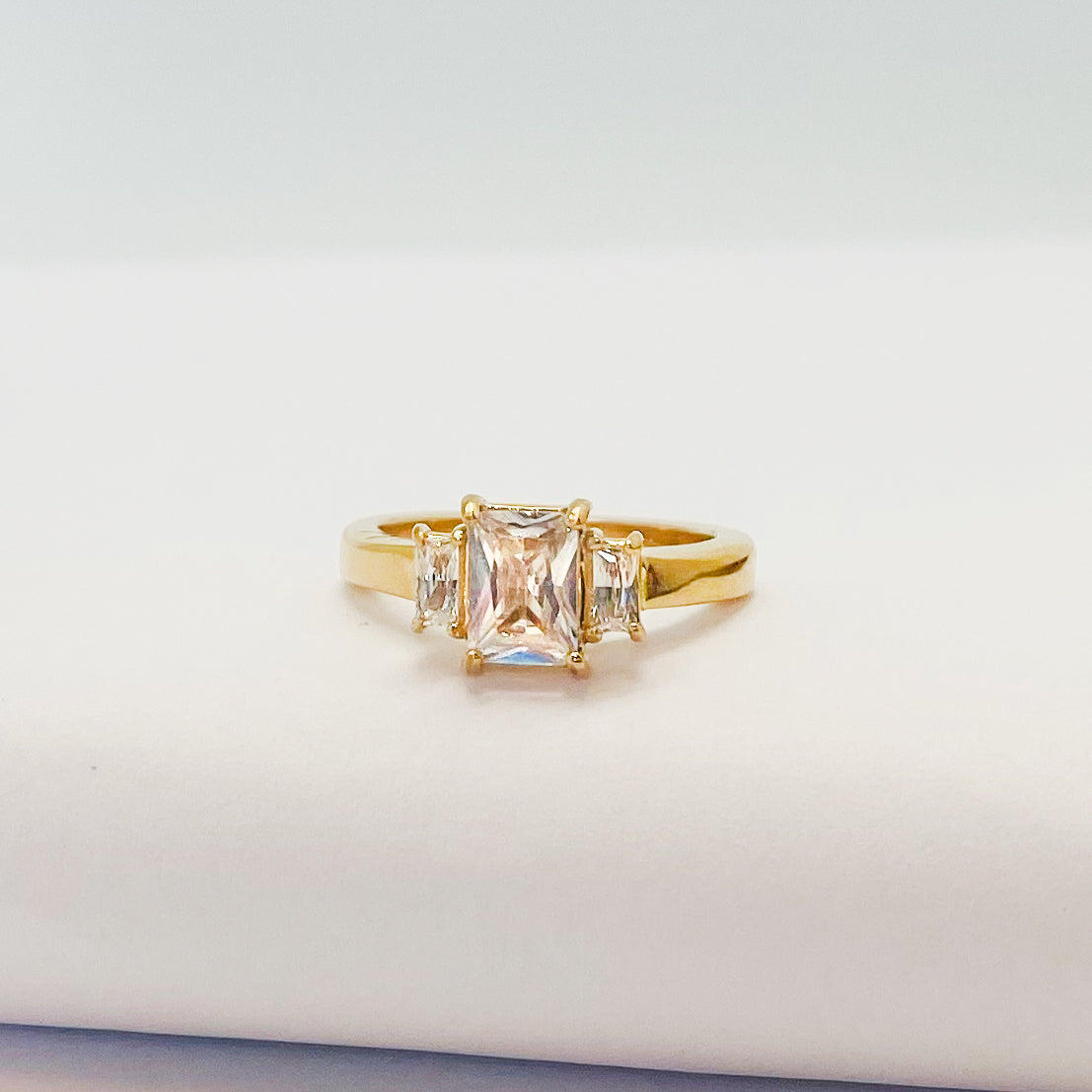 Trippelring med baguettslipade zirconia