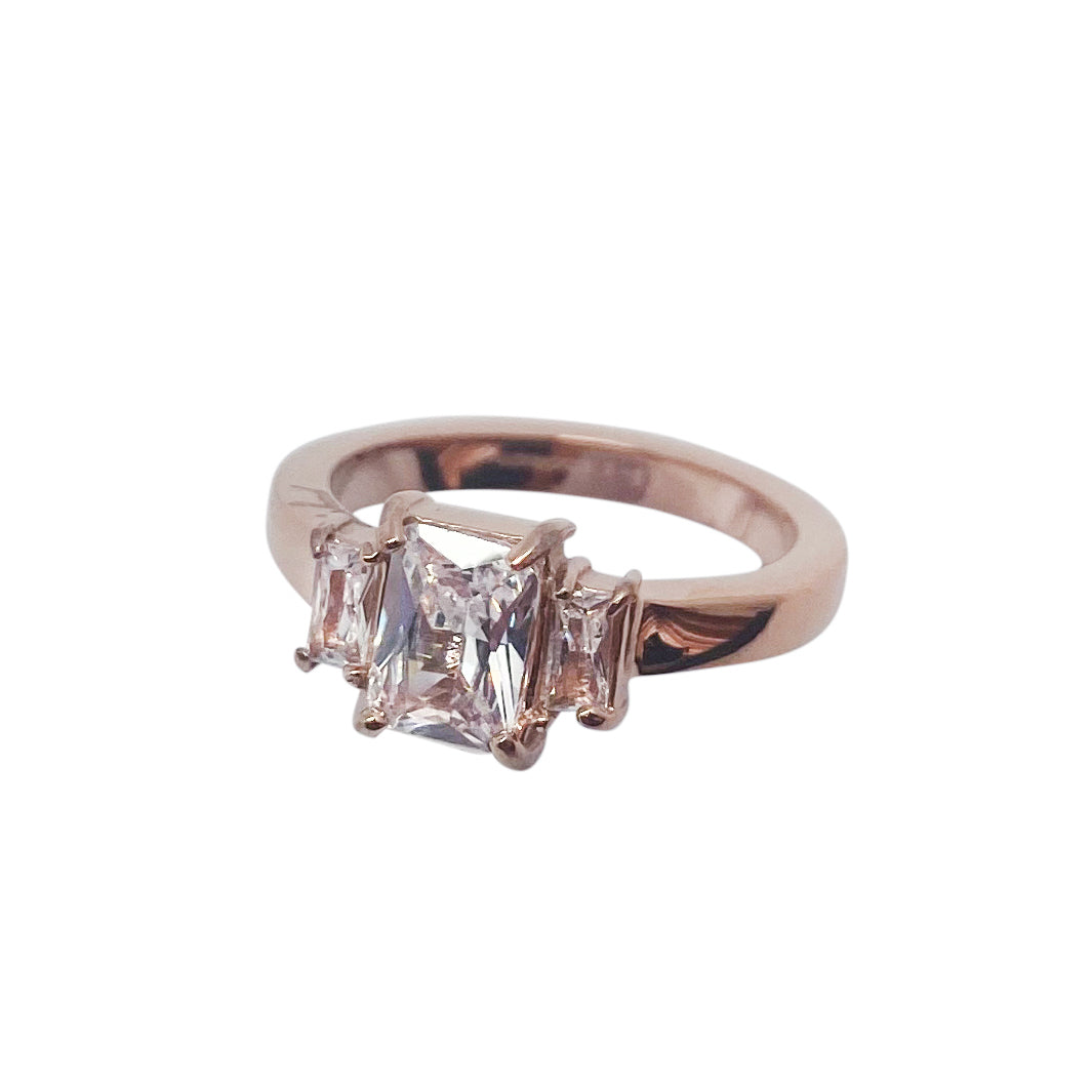 Trippelring med baguettslipade zirconia