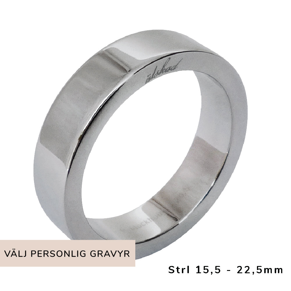 Slät ring med plats för egen gravyr - passar både herr och dam - Gravyr på insidan eller utsidan ingår i priset om du vill!