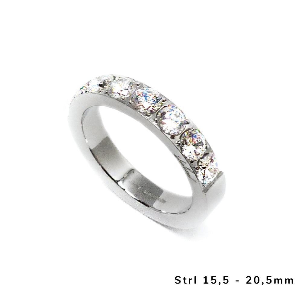 Magisk semi alliansring i stål med klara stenar med fantastisk klarhet. Ringen har 8 briljantslipade Cubic Zirconia stenar med felfri slipning.