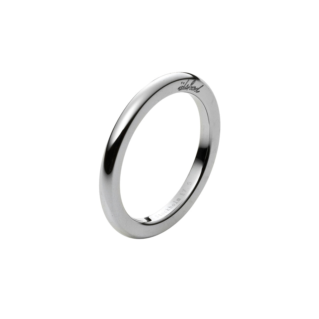 Perfekta ringen för alla tillfällen. Underbar i si enkelhet eller tillsammans med andra ringar.